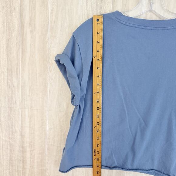 We The Free People Tee Shirt Women XL Blue Cropped Boxy Rolled Sleeve Raw Hem - Picture 8 of 10